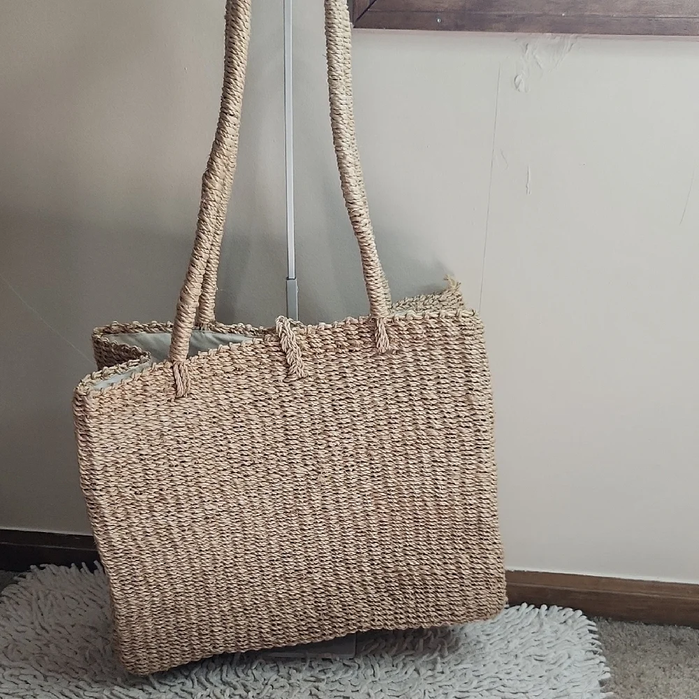 Kenneth Cole Reaction Tan Tote Bag with Textured Design - Picture 4 of 4